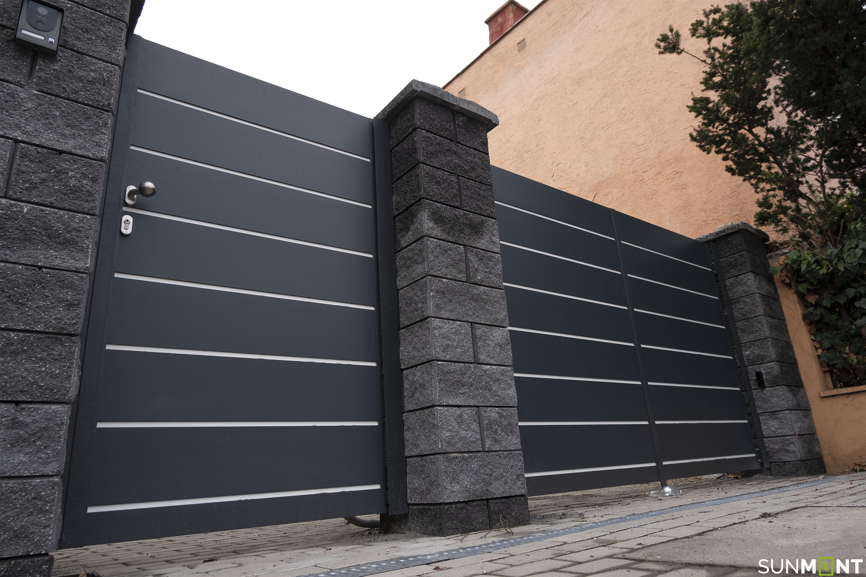 Hliníkové oplotenie BLOCK so Somfy pohonom