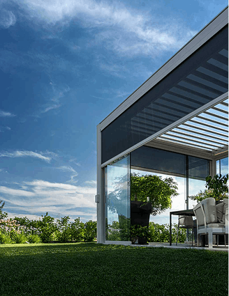 Demo Bioklimatická pergola pri rodinnom dome
